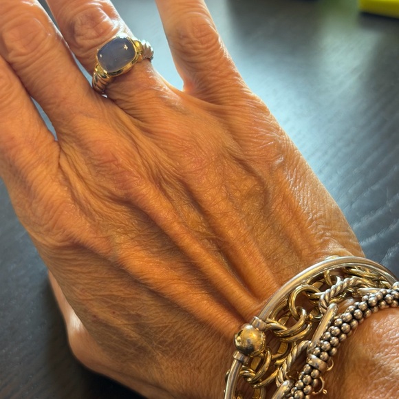 David Yurman Noblesse Ring with Chalcedony, a Rare Item! Size 4.5 - Picture 2 of 7